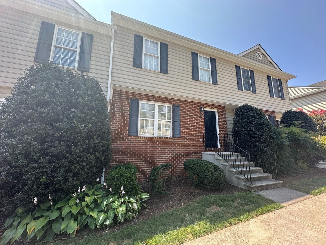 3 Bedroom Townhouse off Wards Ferry Road - 3 Bedroom Townhouse off Wards Ferry Road