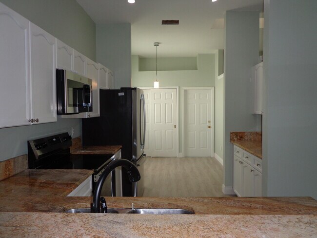 Foto del edificio - 890 Lake Wellington Dr