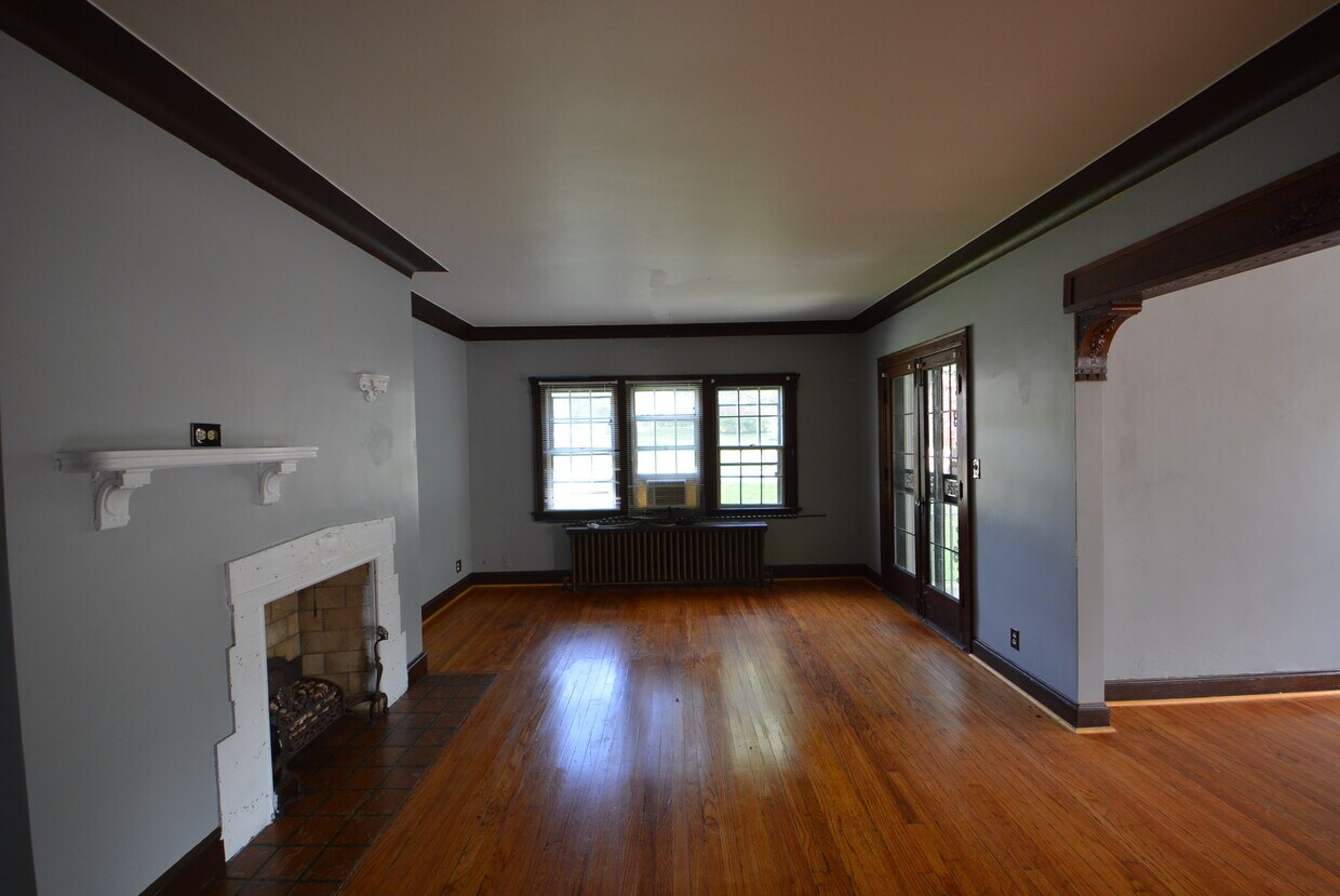 Primary Photo - 3505 Ravenwood Ave