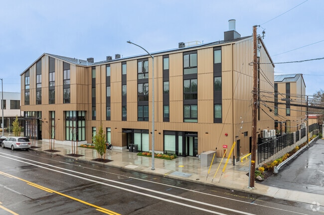 Building Photo - Chaku Kumtuks Haws