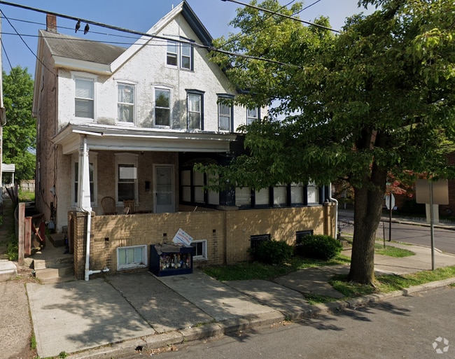 Building Photo - 504 N Evans St