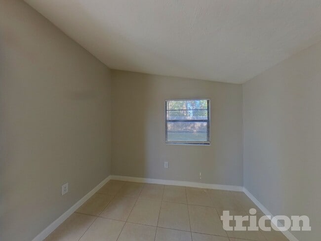 Building Photo - 1318 Baker Dr