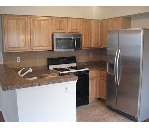 Building Photo - 140 Longfield Ct