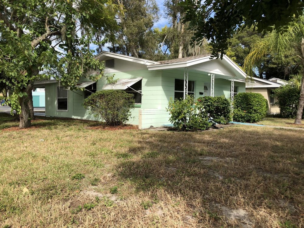Primary Photo - 2 Bedroom Cottage