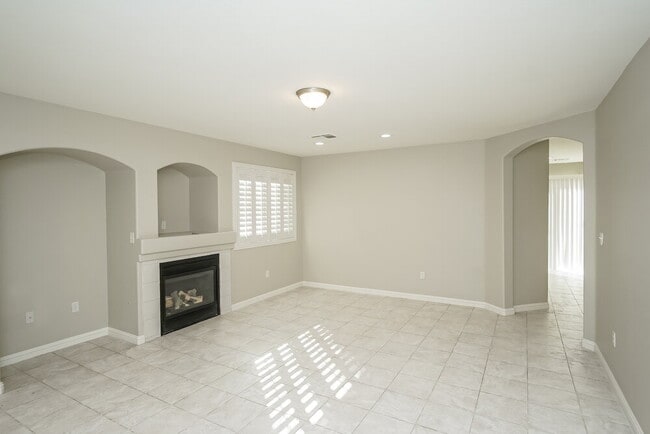 Building Photo - 9281 Hainsworth Ave