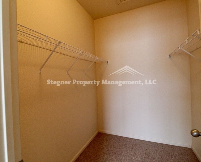 Building Photo - Great Condo in Greeley
