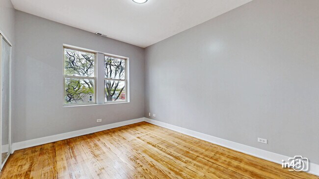 Foto del edificio - 3925 W Ainslie St