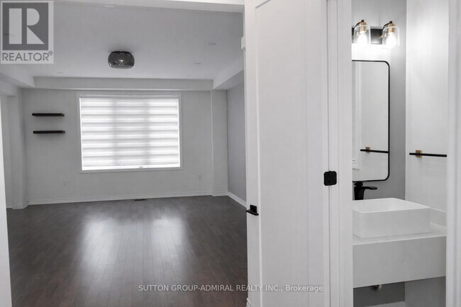 Photo du bâtiment - 65 Barkerville Dr