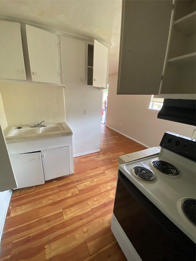 Foto del edificio - 5610 Royal Palms St