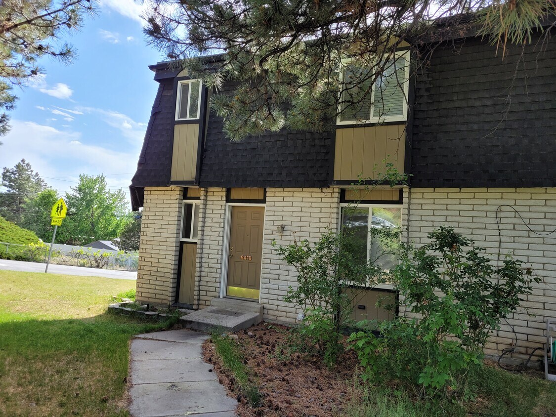 8418 S Mesa Dr, Sandy, UT 84093 Townhome Rentals in Sandy UT