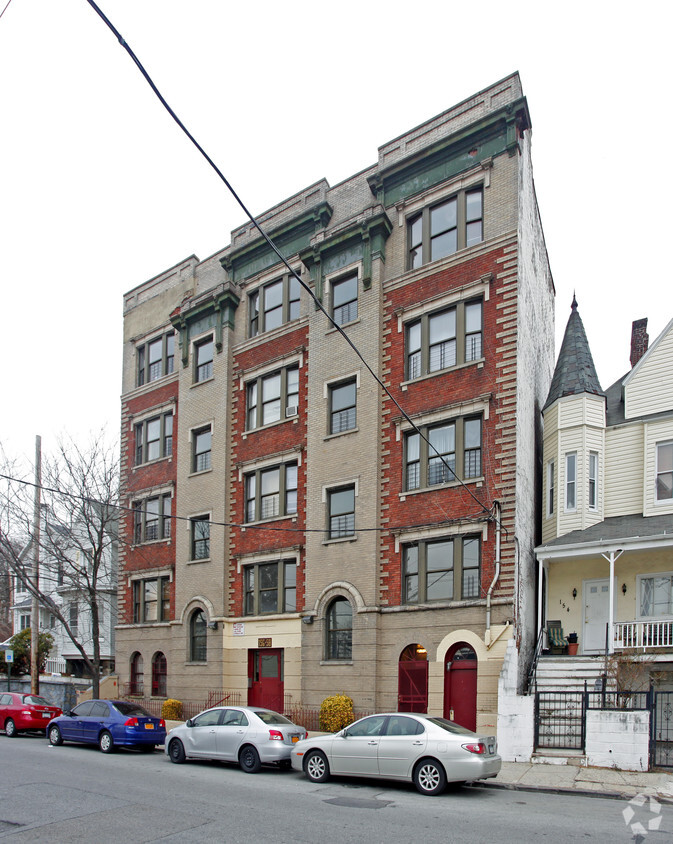 Foto principal - 156-158 Woodworth Ave