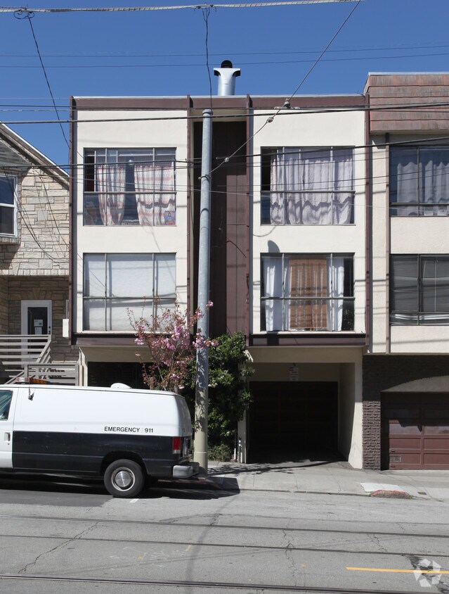 Building Photo - 1369 9th Ave
