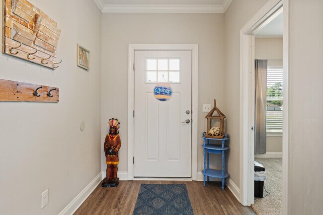 Foto del edificio - 809 Whispering Creek Ave