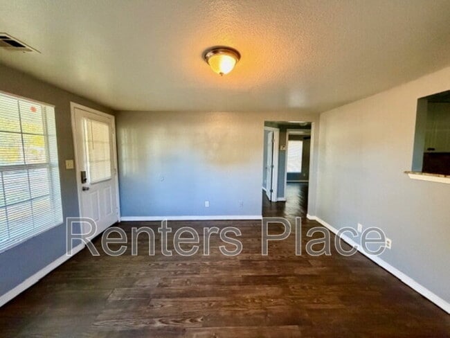 Building Photo - 406 S 66th E Ave