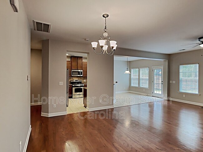 Building Photo - 217 Overcup Loop
