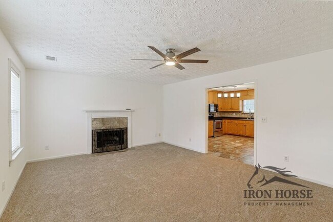 Building Photo - 3978 Pinedale Ln