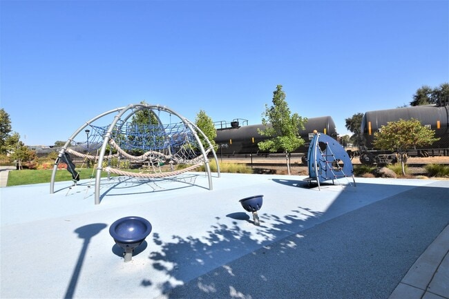 Building Photo - 845 Bronze Ln