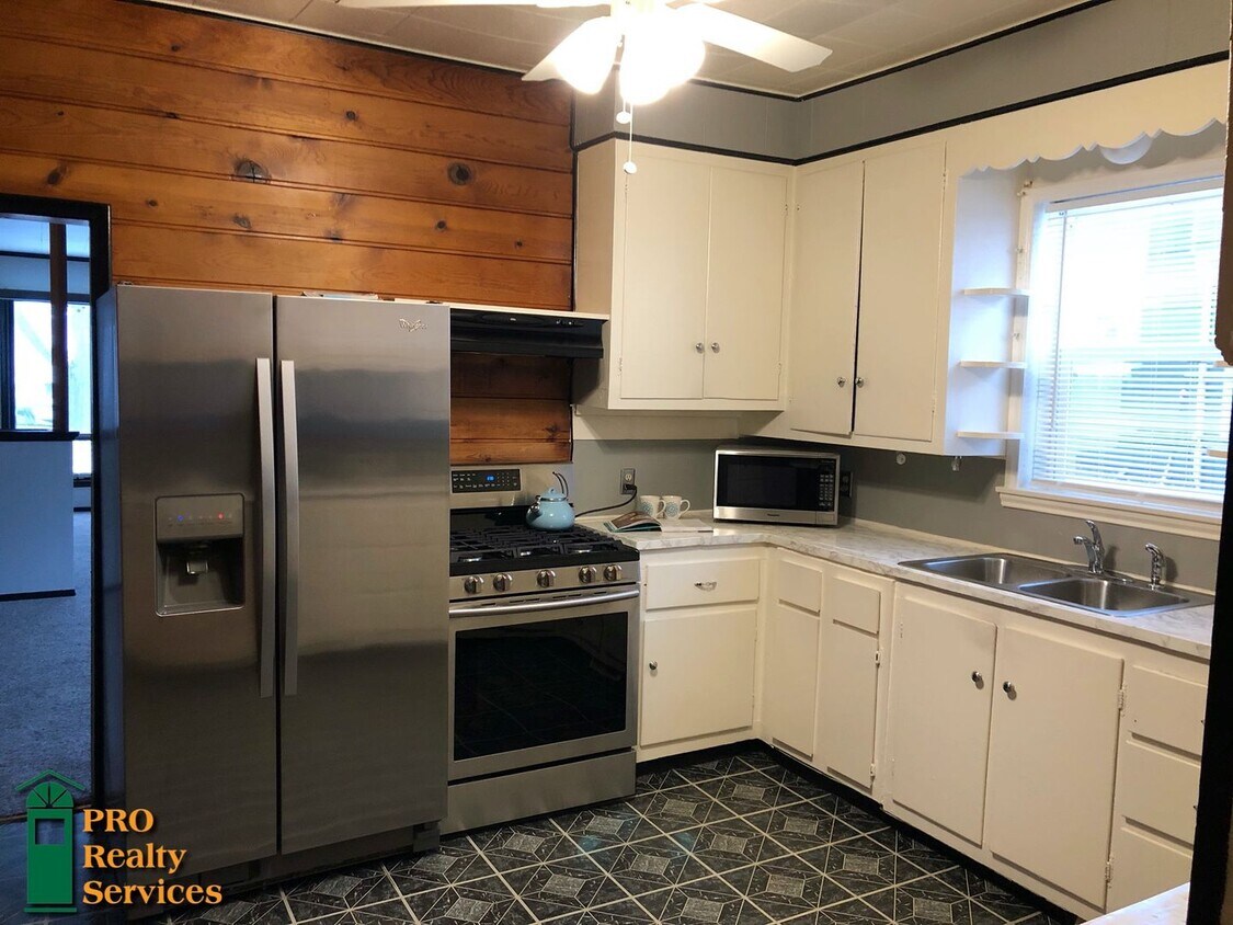 Primary Photo - 2 Bedroom Home in St. Paul