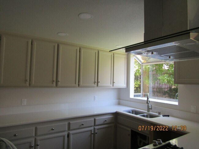 Building Photo - Updated Beautiful Edgewood Two Story Home ...