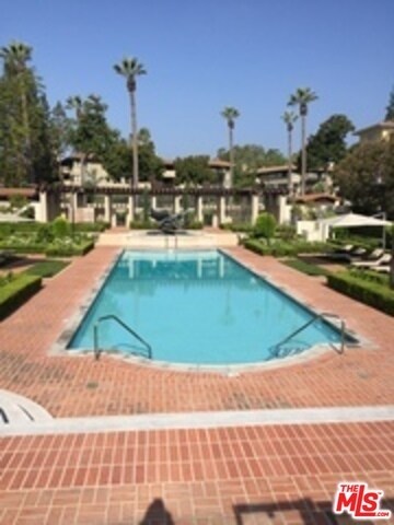 Building Photo - 232 S Orange Grove Blvd