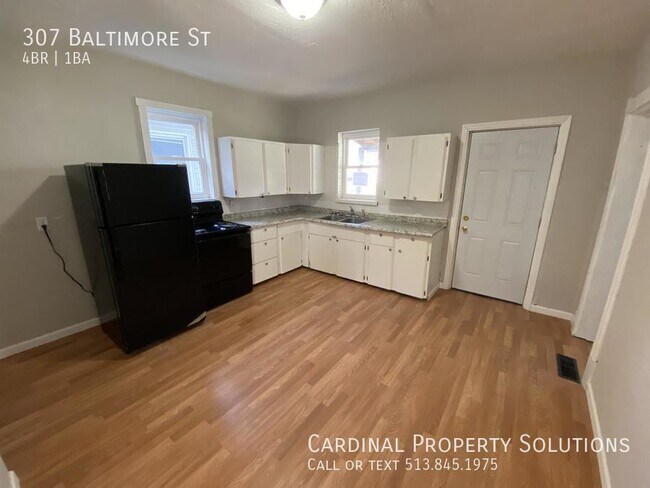 Foto del edificio - Spacious 4-Bedroom Single Family Home in M...