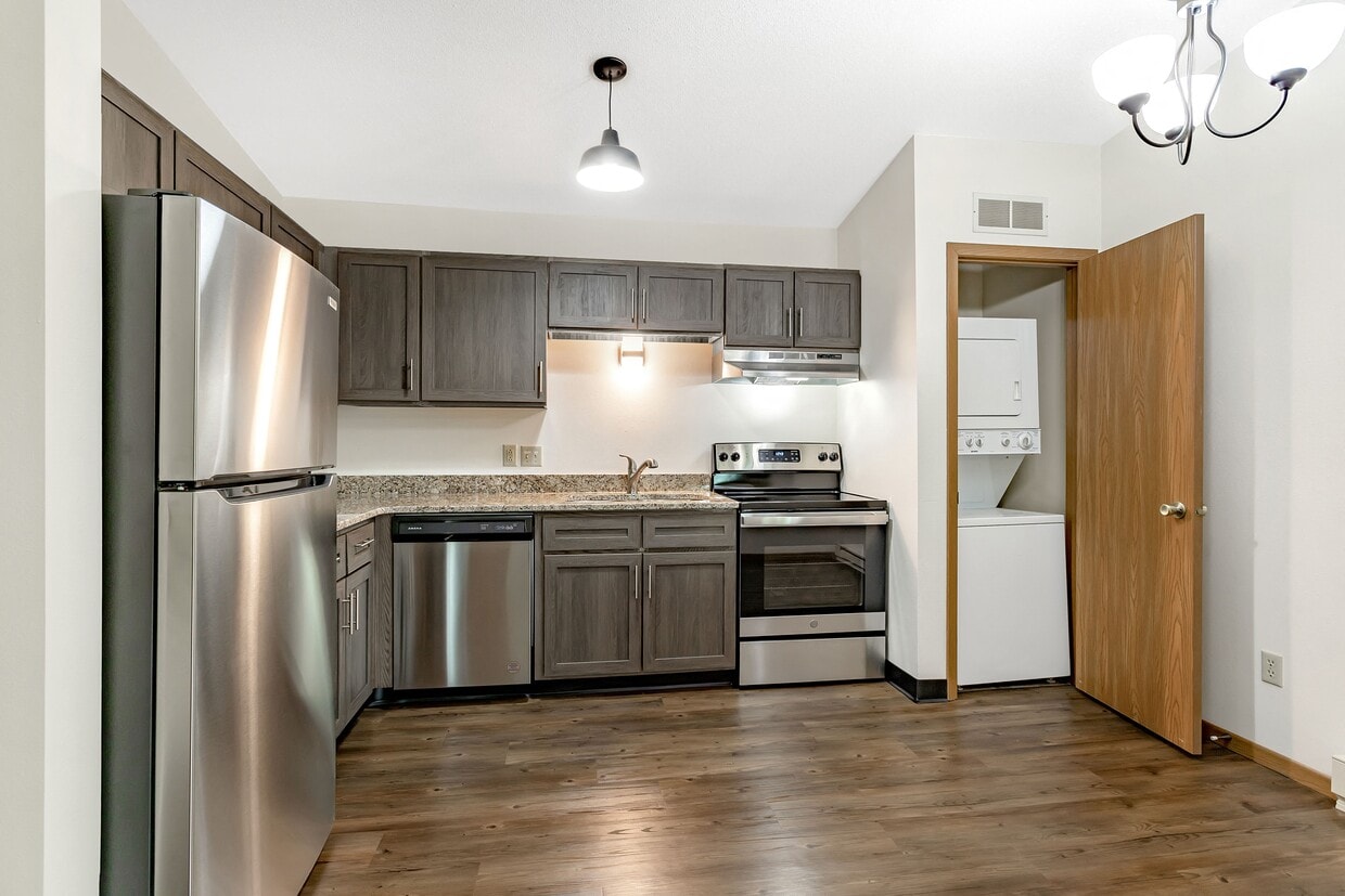 Primary Photo - Eagle View Apartments