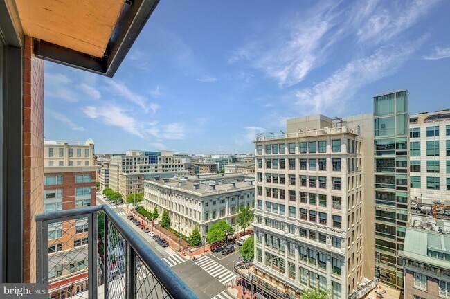 Foto del edificio - 616 E Street NW Unit 1118