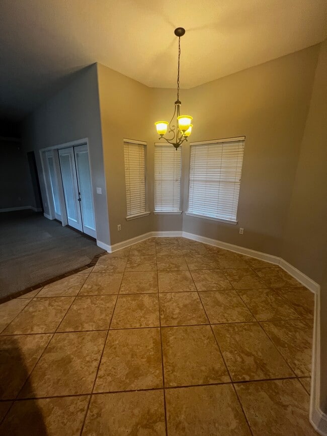 Foto del edificio - 9722 Misty Meadow Ln