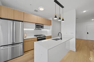 Building Photo - 649 38th St