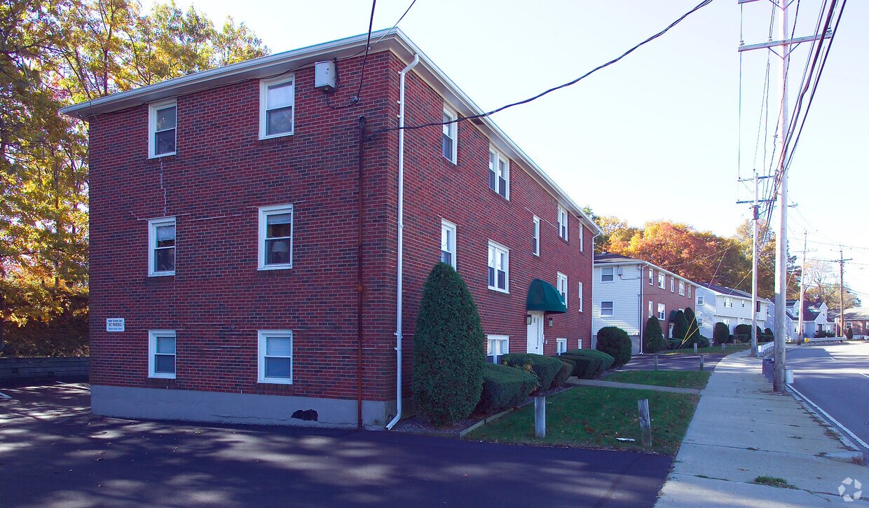 Building Photo - 565-585 Sea St