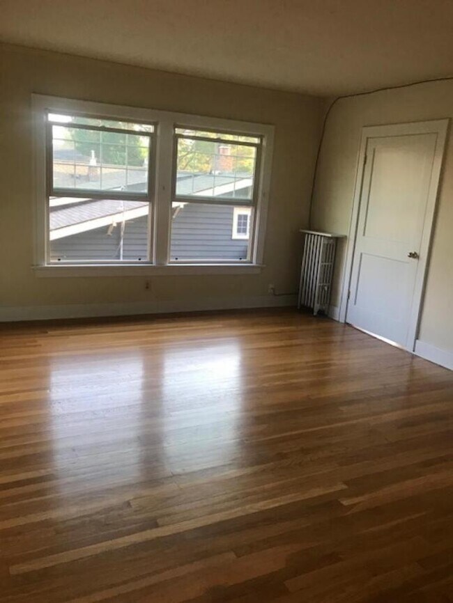 Building Photo - 1 bedroom in Seattle WA 98112