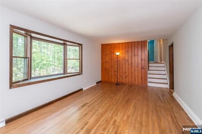 Foto del edificio - 192 Woodland Ave