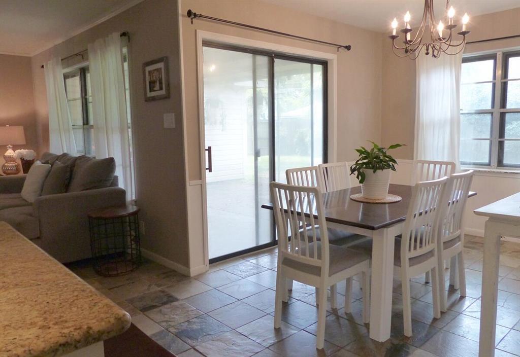 Foto del edificio - 2623 Pine Village Dr