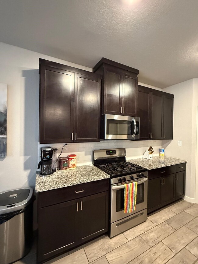 Foto del edificio - 740 Ft Leonard