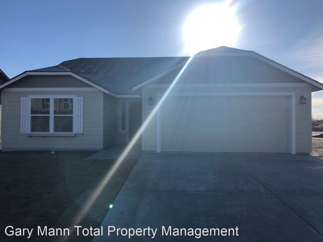 Building Photo - 3 br, 2 bath House - 686 Hooper