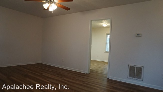 Building Photo - 2 br, 1 bath House - 133 West New Street