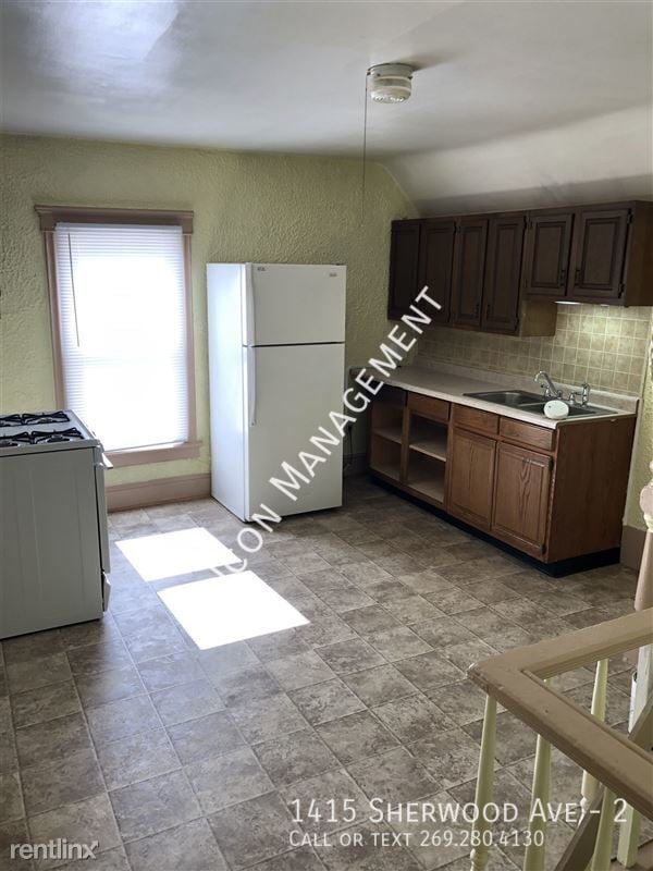 Building Photo - 1415 Sherwood Ave