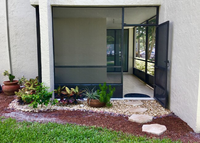 Ground Level Wrap Around Patio - 950 Lavers Cir