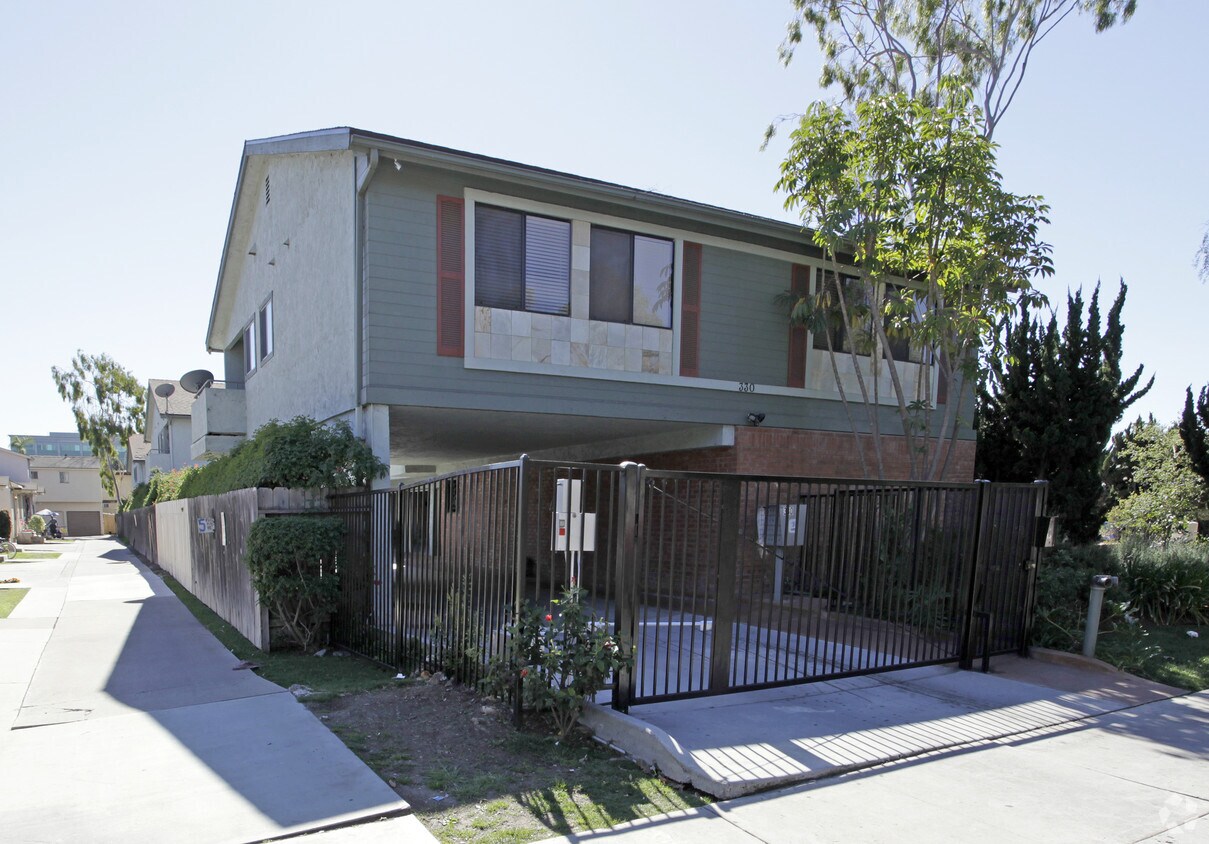 Primary Photo - 330 G St