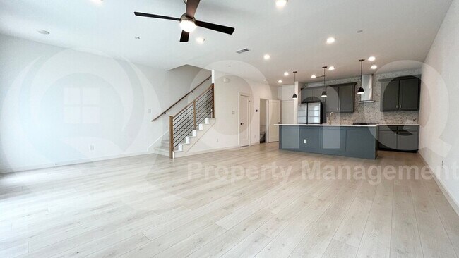 Building Photo - 820 Cavitt Court