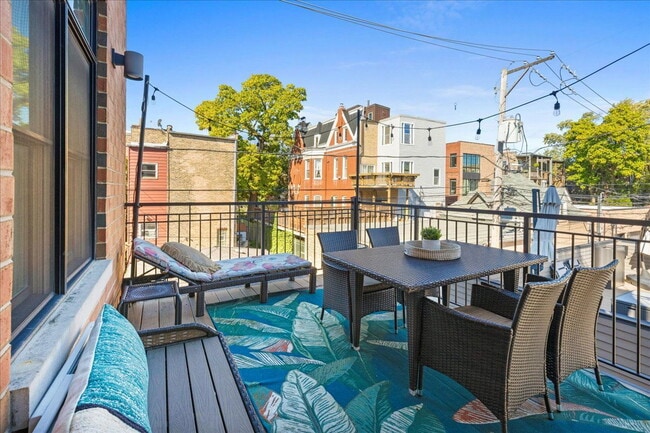 Photo - 1944 W Thomas St Apartment