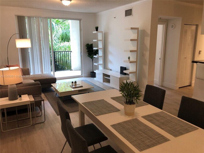Foto del edificio - 17100 N Bay Rd