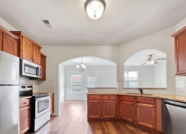 Building Photo - 5535 Union Pointe Pl