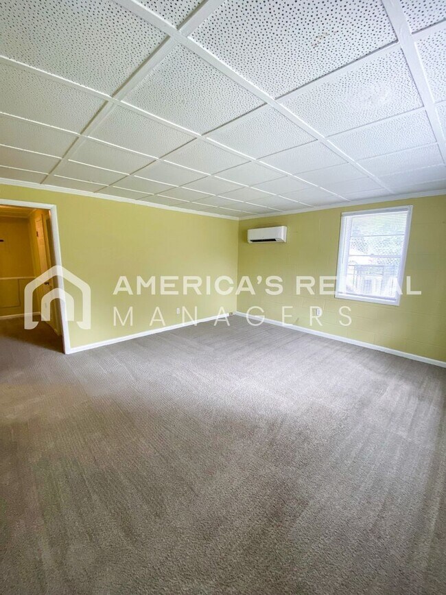 Building Photo - 1701 Berkley Ave