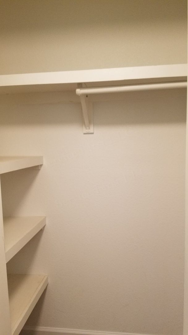 Building Photo - Greenville Apartments