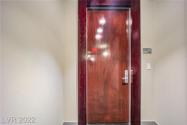 Foto del edificio - AMAZING - VIEWS, 2 TERRACES, FULLY FURNISHED AND READY FOR MOVE IN!!!