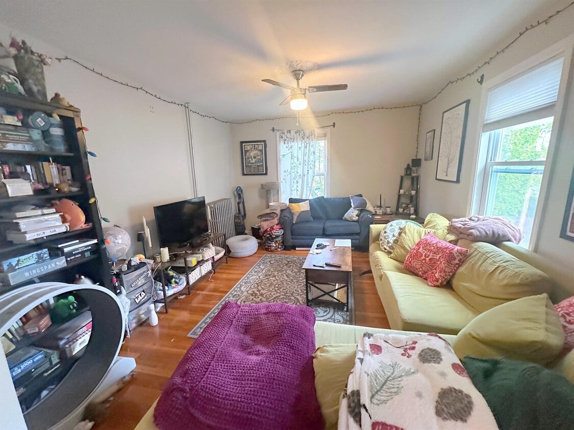 Primary Photo - 10 Rogers Ave