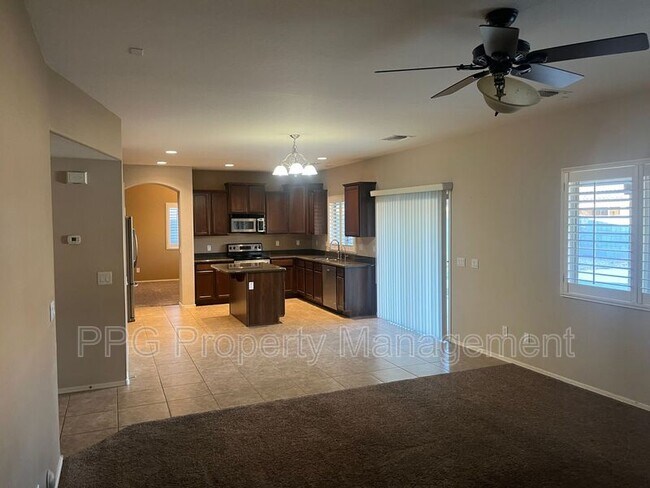 Foto del edificio - 16412 W Hope Dr