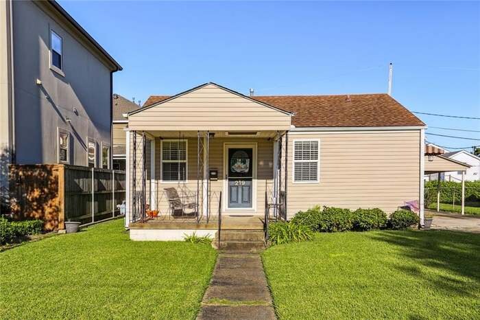 Foto principal - 219 E Maple Ridge Dr