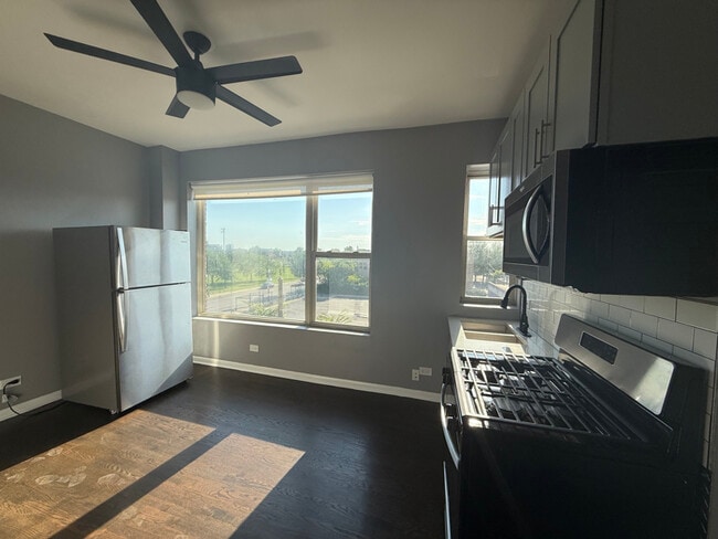 Photo - 1856 W 18th St Apartment